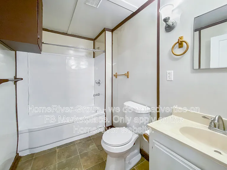 2304 Walnut St — Photo 10
