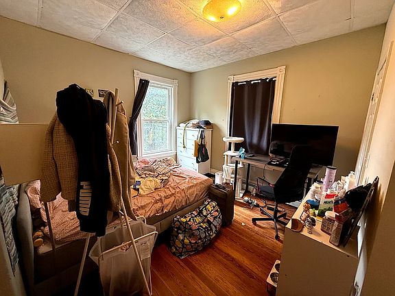 2nd image of 29 Magnolia Ave