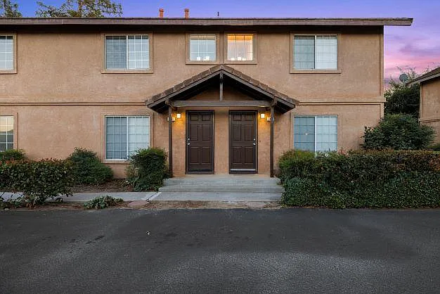 1977 Ponderosa Dr #10 — Photo 2