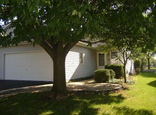 41 S Juniper Dr, North Aurora, IL 60542