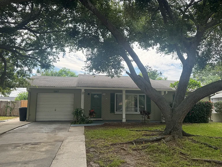 1267 Caracas Ave — Photo 1