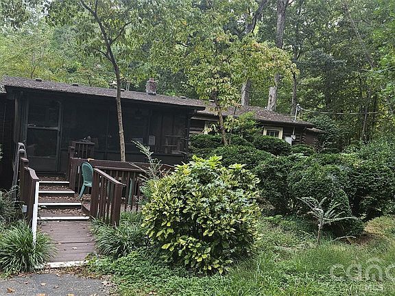 4th image of 1944 E Maiden Rd