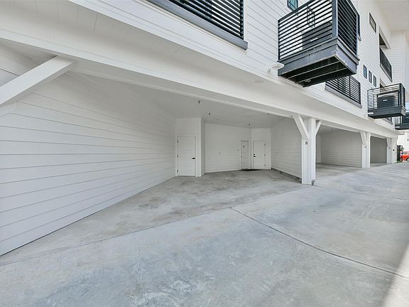 5th image of 1716 23rd St #B