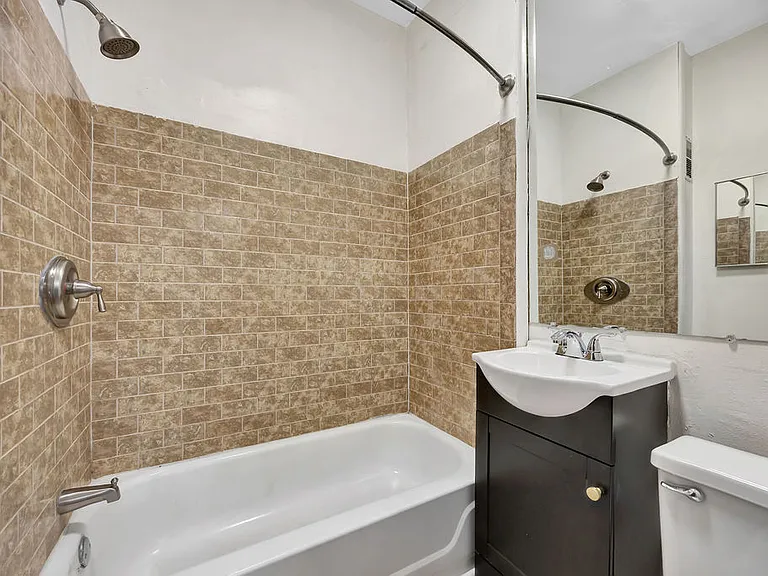 2421 Kenilworth Ave #2 — Photo 8