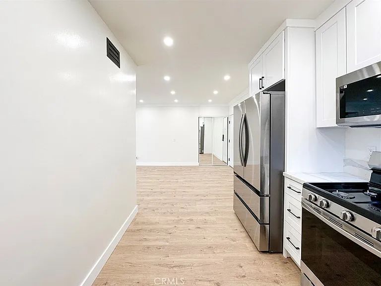 500 Jackson Pl #306 — Photo 8