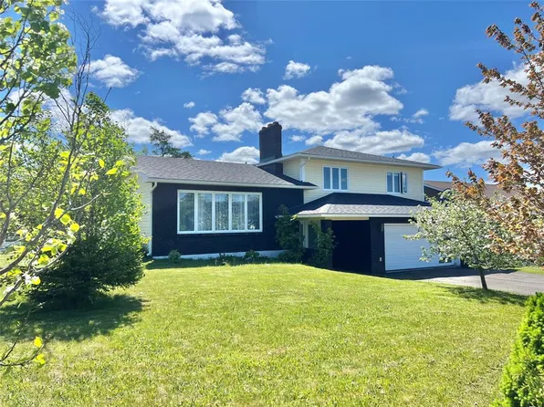 10 Southcott Drive, Grand Falls-Windsor, NL A2A2P1