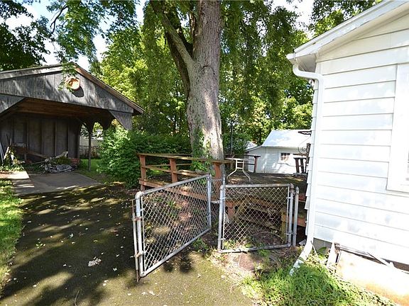 3rd image of 339 Hathaway Pl