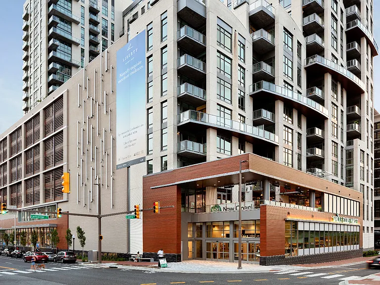 Liberty Harbor East — Photo 9