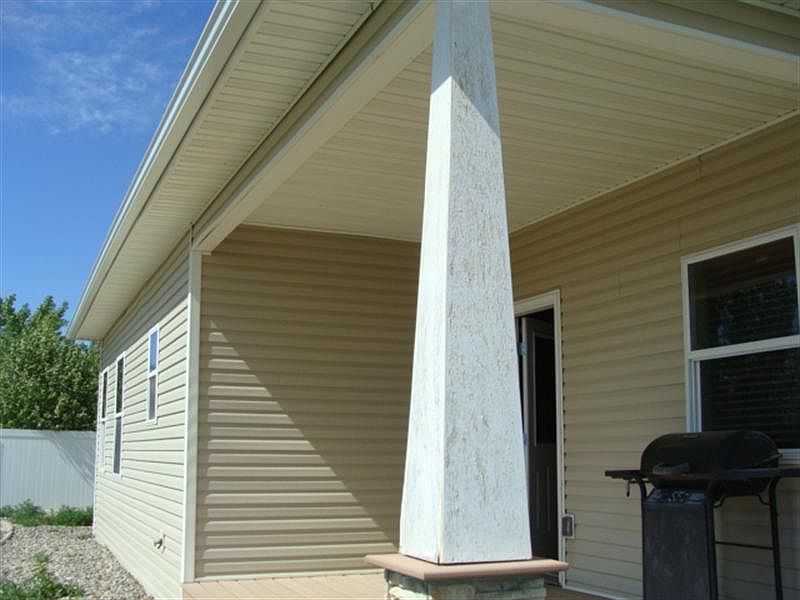 2nd image of 787 Genessee St