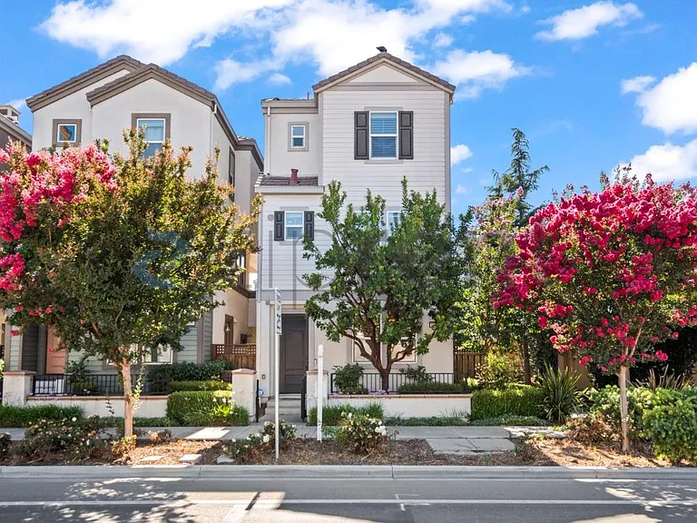 1311 S Milpitas Blvd — Photo 2