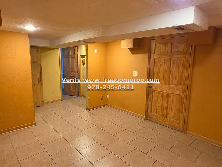 1015 Belford Ave — Photo 8