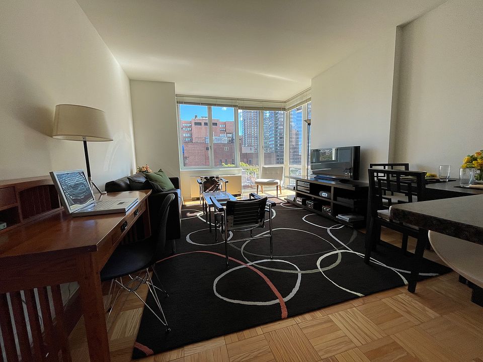 1st image of 1510 Lexington Ave APT 11G