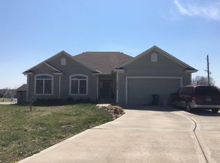 12415 Bent Oak Cir, Peculiar, MO 64078
