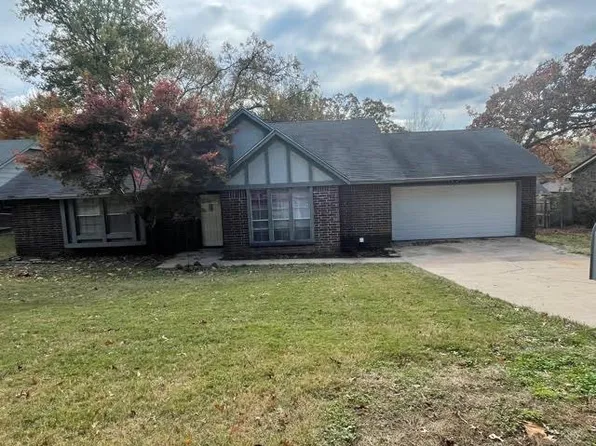 1011 E 13th St, Claremore, OK 74017