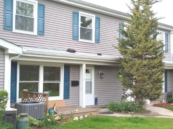 1313 Kingsbury Dr Unit E, Hanover Park, IL 60133