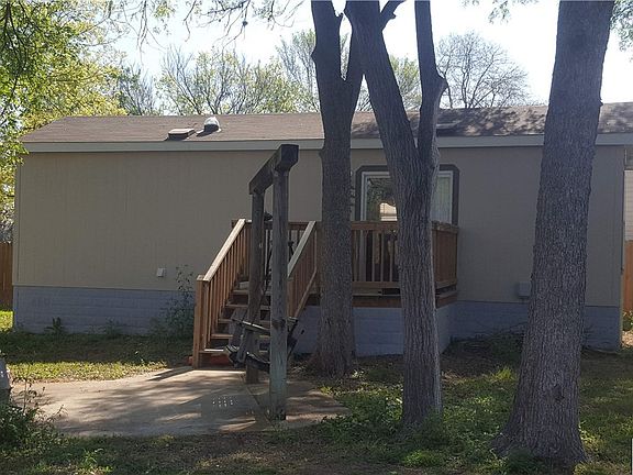 2nd image of 209 Wildflower Ln