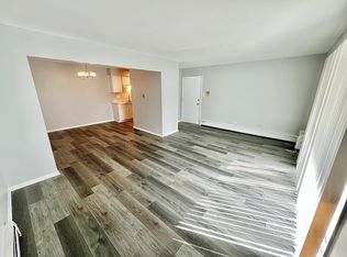 103 E Eleanor St #3B, Thornton, IL
