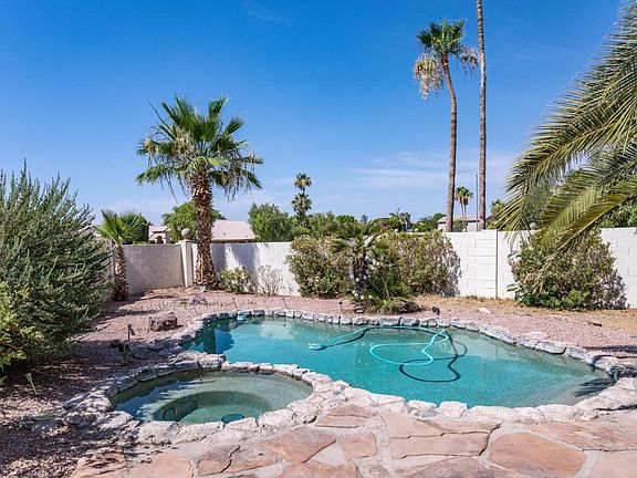 Heated Pool and Jacuzzi