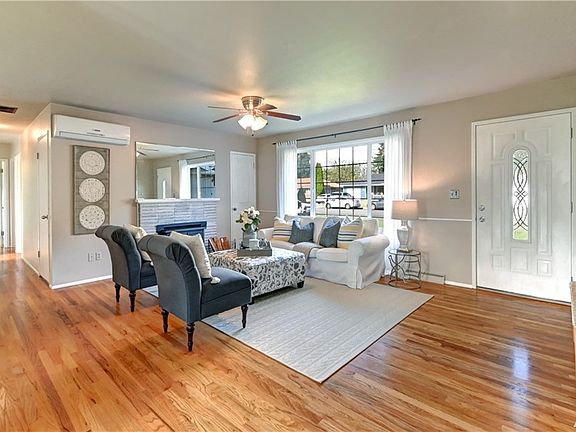 2nd image of 4326 94th Pl NE