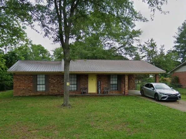 122 Presley Dr, Tupelo, MS 38801