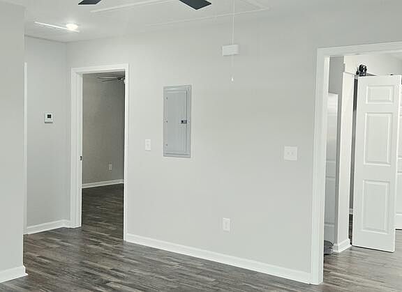 5th image of 821 Apex Rd