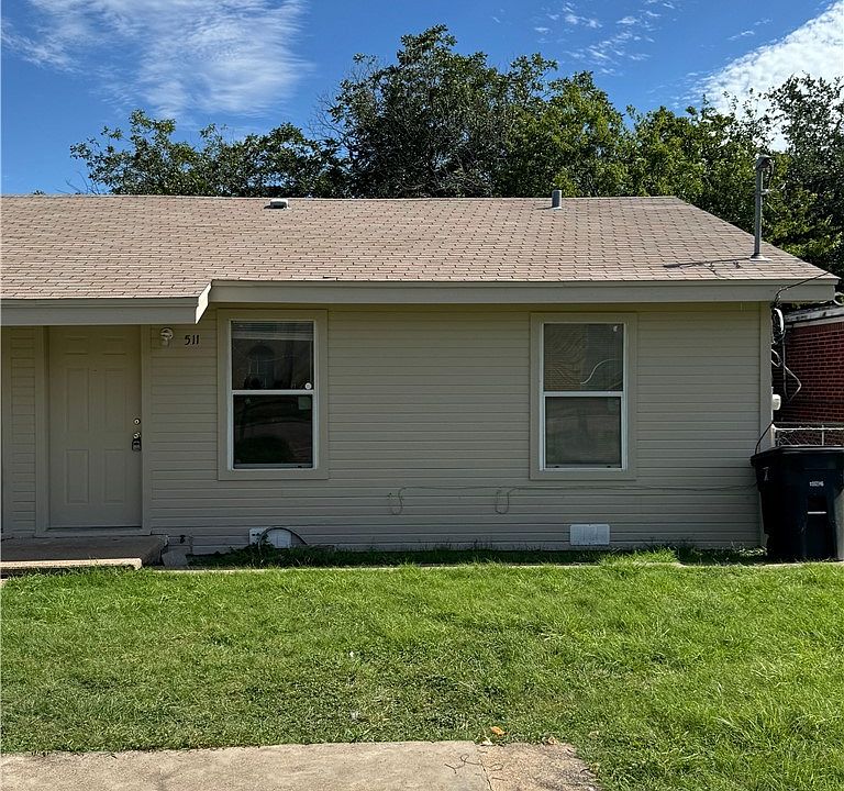 1st image of 511 W Hallmark Ave