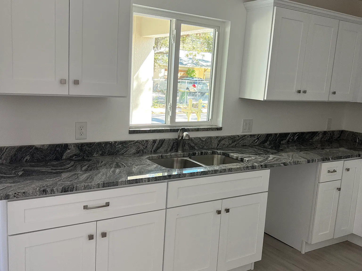 4 bed, 1550 sqft, $2,595 — Photo 3