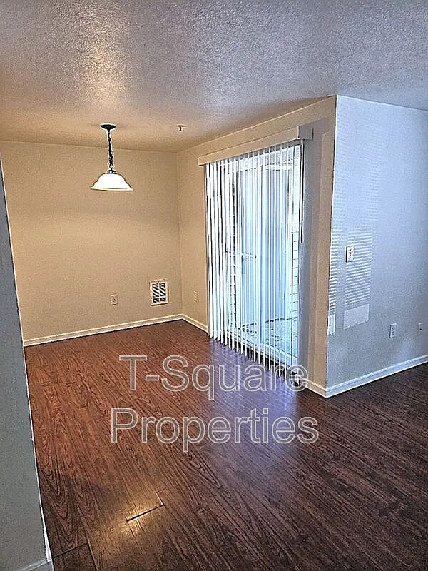 7041 S 116th Pl — Photo 3