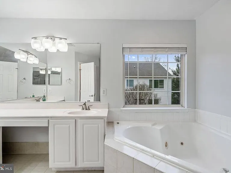 8648 Royal Worcester Ln — Photo 28