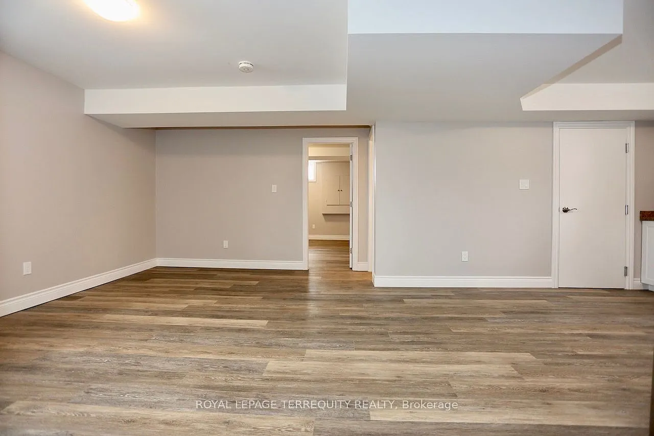 2 bed, $1,900 — Photo 3