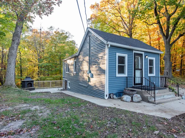 1414 Sheridan Rd, Winthrop Harbor, IL 60096
