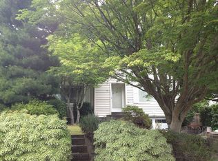 2005 NE 105th St, Seattle, WA 98125