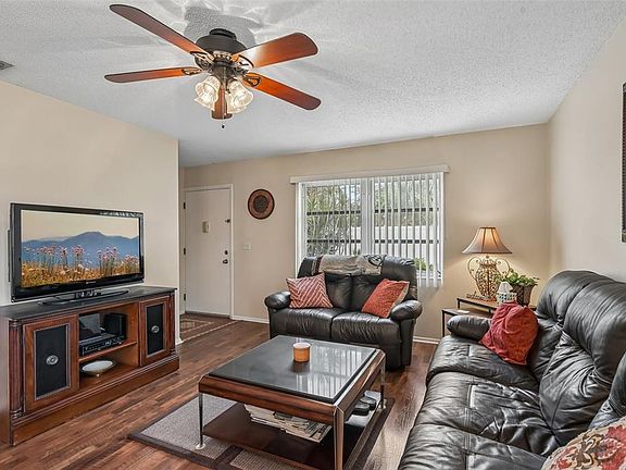 4th image of 390 301 BOULEVARD W #4D