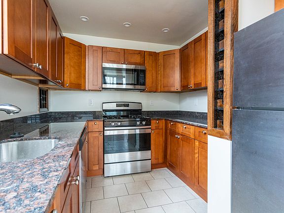 5th image of 718-26 N 17th St #207