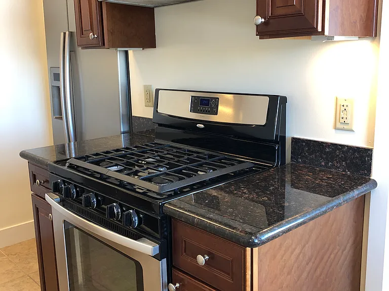 Crestview Apartments — Photo 23