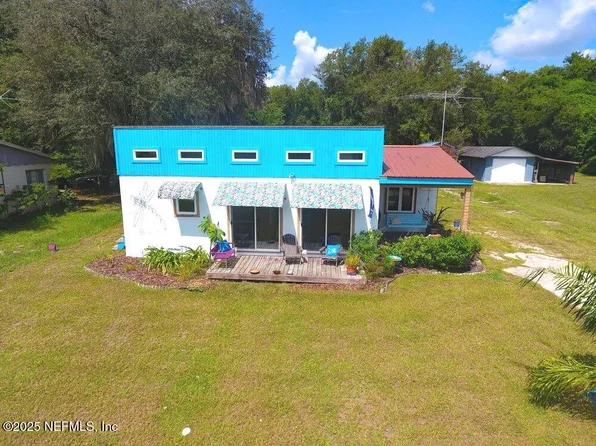 307 N LAKE Street, Crescent City, FL 32112