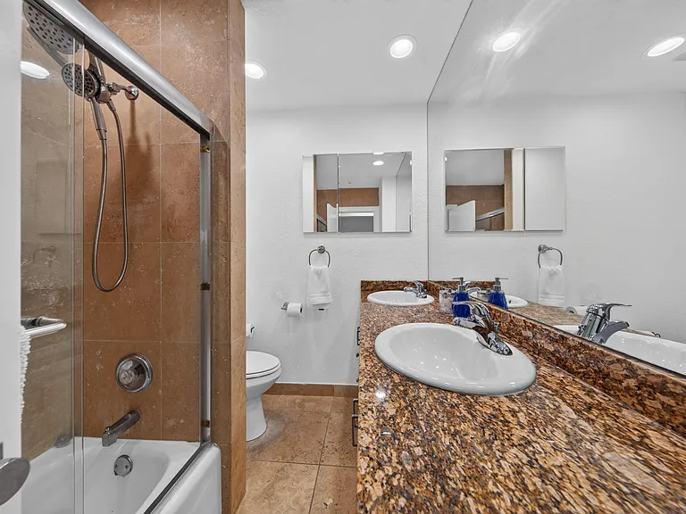 4431 NE 28th Ave — Photo 55