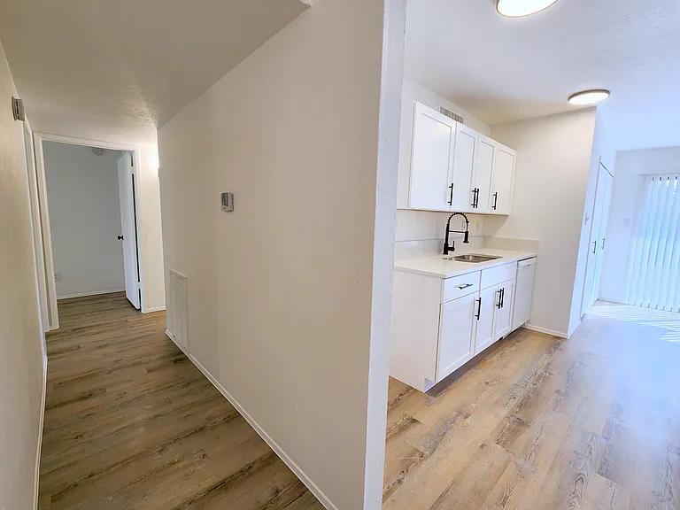 5541 Ragan Dr — Photo 22