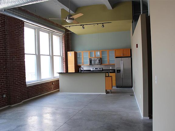 3rd image of 1136 Washington Ave Unit 208