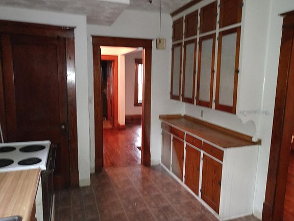 4th image of 2233 Cleveland Ave