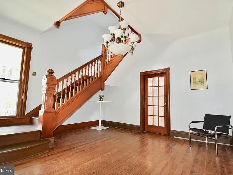 205 Oakley St #2 — Photo 2