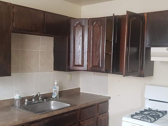 3rd image of 1850 Brunner St Floor 1
