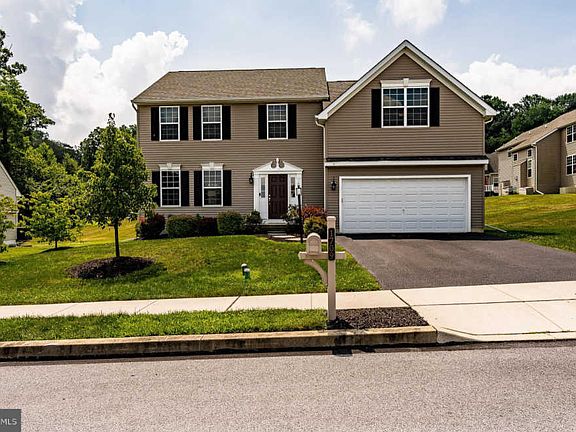 4th image of 1709 Beufort Ct