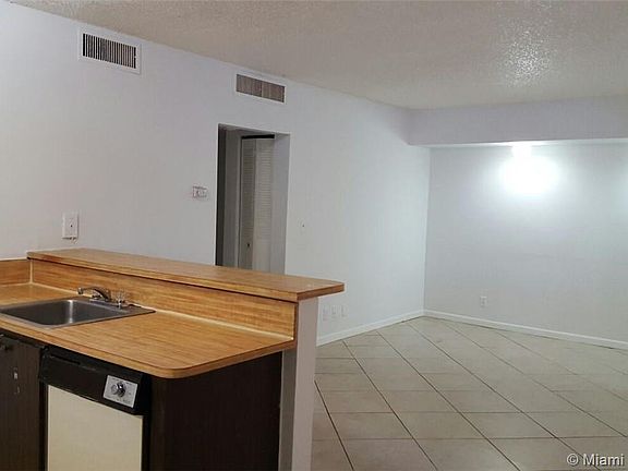 3rd image of 4007 N University Dr APT F212