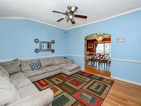 2nd image of 184 Massachusetts Ave