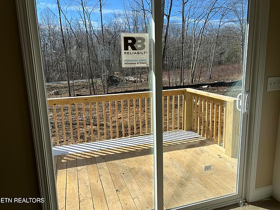 4th image of 947 Veho Cir