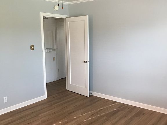 5th image of 2714 Jefferson Ave