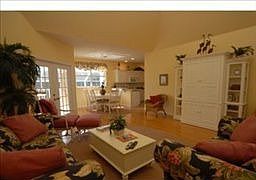 1st image of 827 Amber Dr