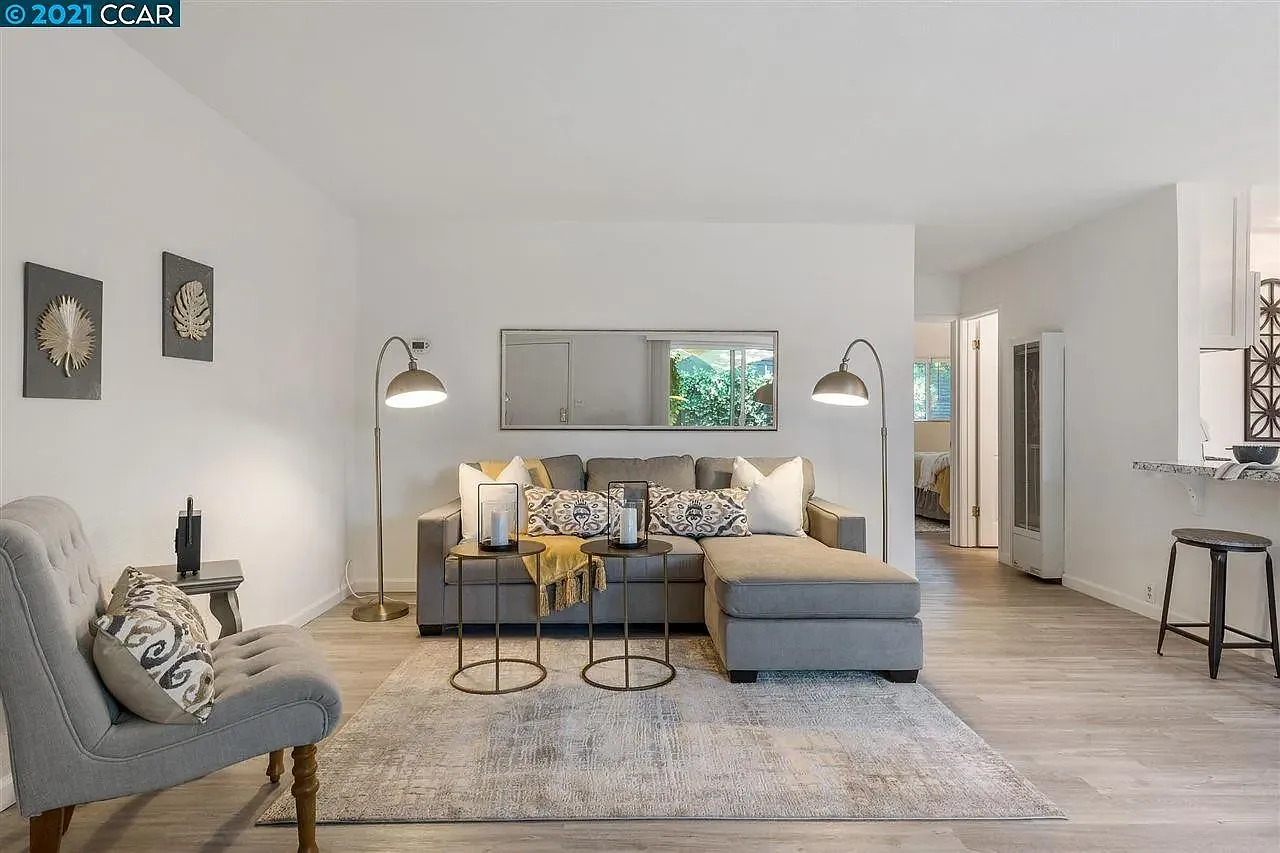 2 bed, 816 sqft, $2,750 — Photo 3
