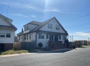 2 Beach 32nd St, Far Rockaway, NY 11691